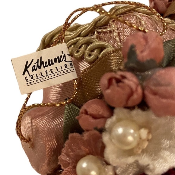 💕Katherine’s Collection Victorian Ballerina Bust Form Ornament - Picture 7 of 7